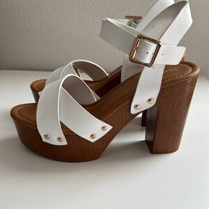 White Platform Sandals with Chunky Heel and Leather Straps